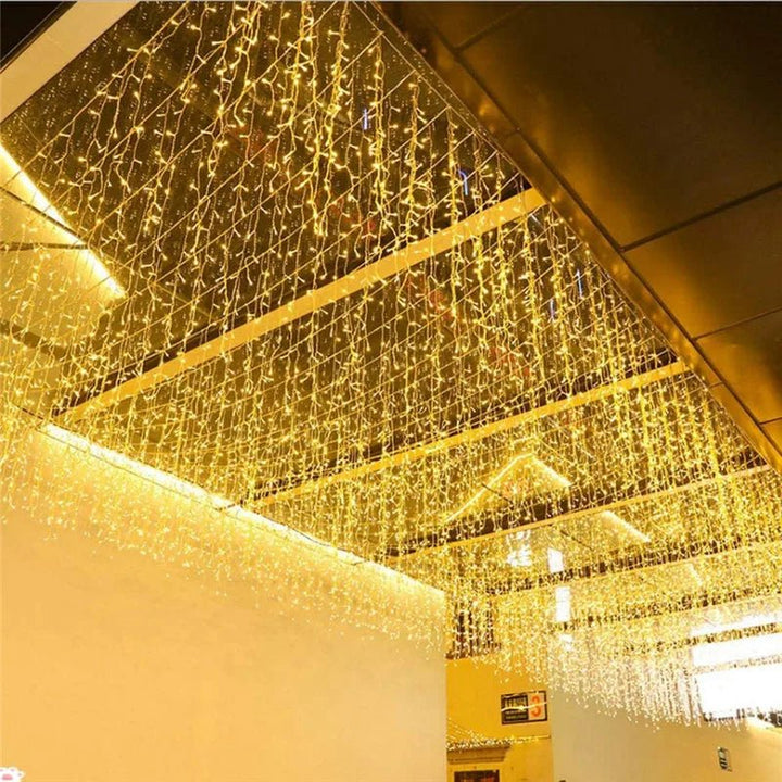 Warmweiße 5m LED-Lichterkette, 8 Modi, schafft gemütliches Ambiente für Haus & Garten.
