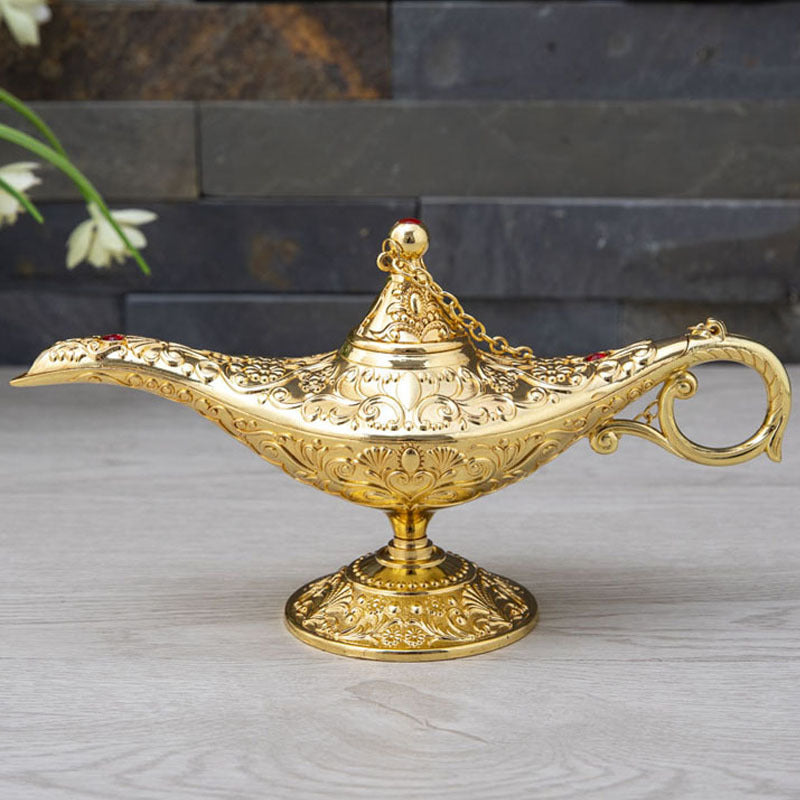 Detailansicht der verzierten Legierungs-Aladdinlampe, ein orientalisches Sammlerstück.