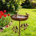Vögel mit Blüten