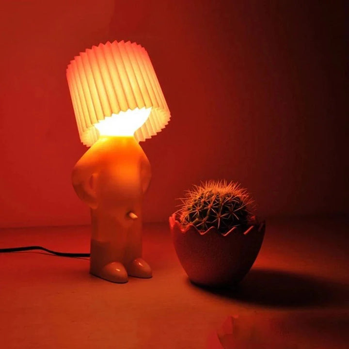 Bunte Kinderzimmerlampe mit energieeffizienter LED-Technik, ideal für spielerische Dekoration.