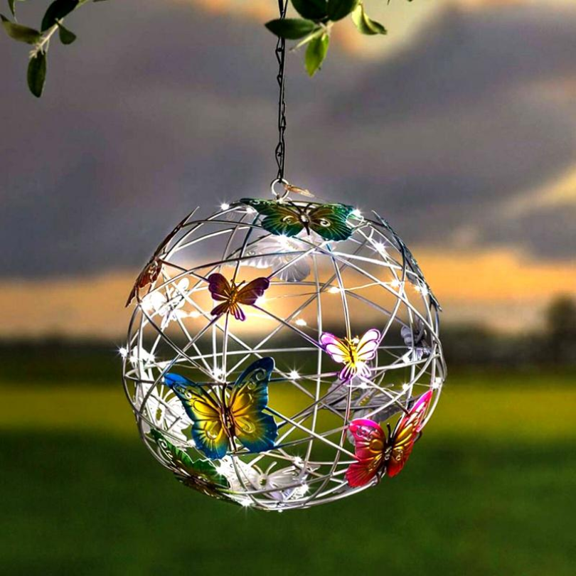 Dekorative LED Solarleuchte als Schmetterling für Garten & Terrasse; wetterfestes, energieeffizientes Außenlicht.