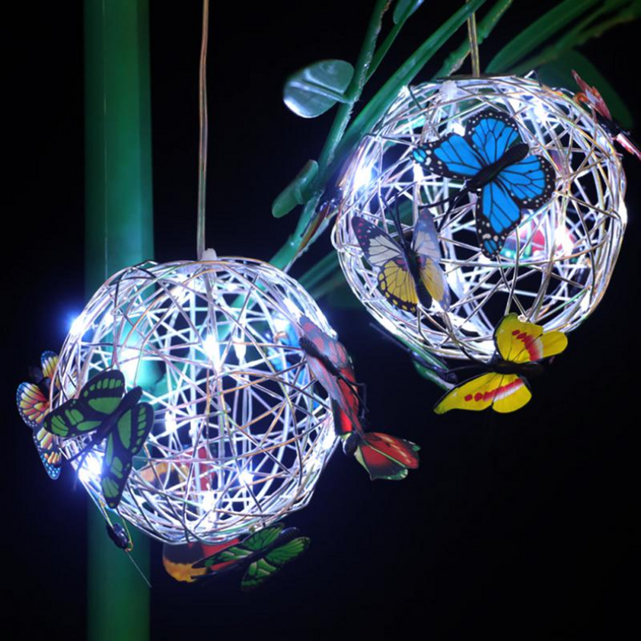 Umweltfreundliche Solar Gartenleuchte in Schmetterlingsform; helles LED Licht für Terrassen und Beete.