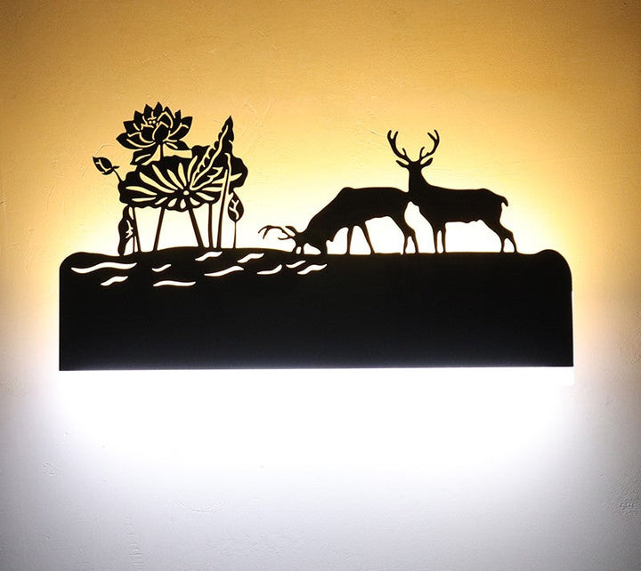 Schlanke LED Wandleuchte; elegantes Design, perfekte Ergänzung für moderne Wohnzimmer, sanfte Ambientebeleuchtung.