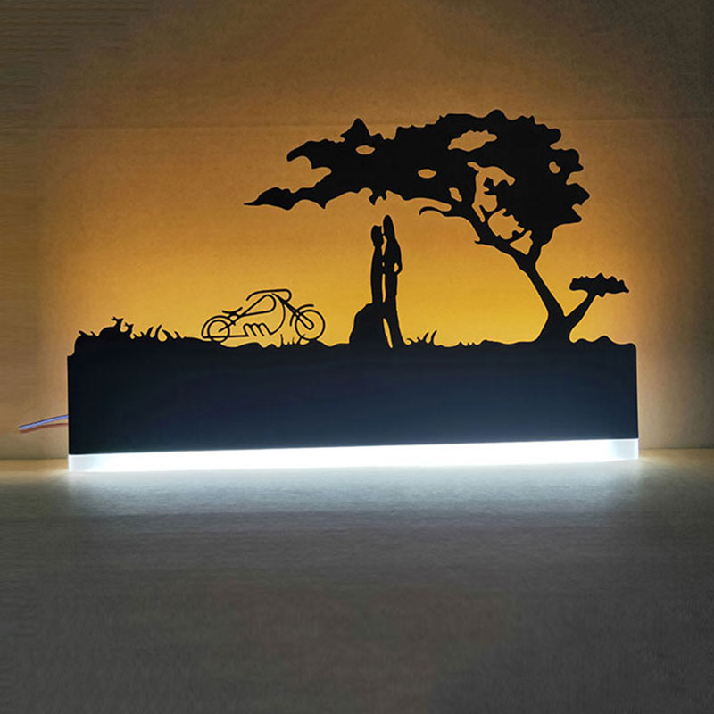 Moderne LED Wandleuchte für Wohnzimmer; stilvolle Ambientebeleuchtung, schlichtes Design, energieeffizient.