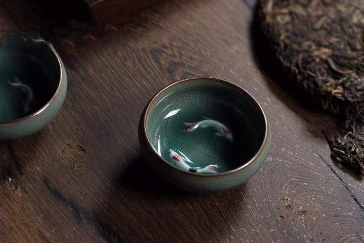 Charmante Porzellan Dekoschale mit Koi-Fisch Motiv, eine schöne Ergänzung zur Sammlung.
