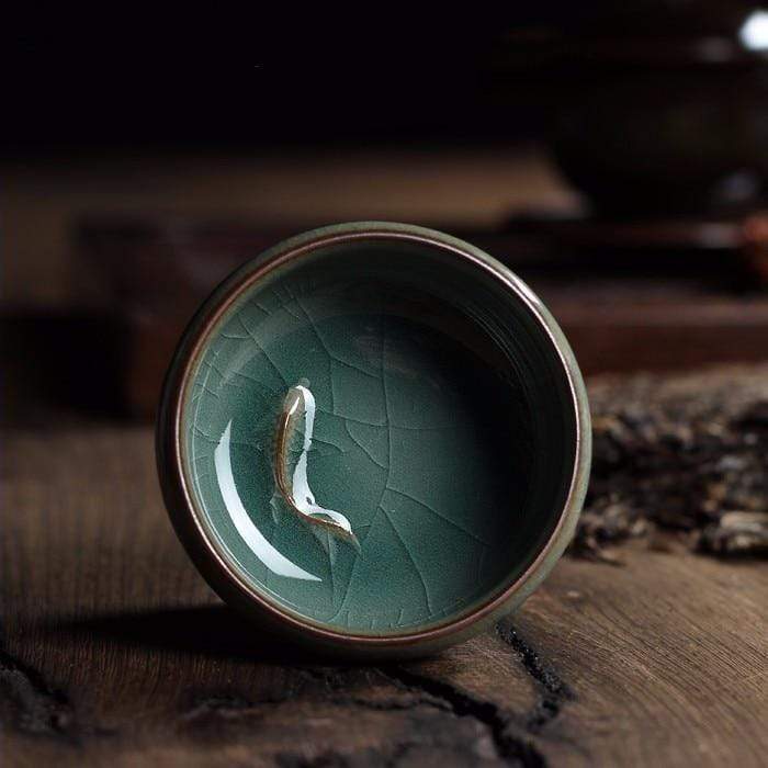 Elegante Porzellan Dekoschüssel mit Koi-Motiv, bereichert asiatische oder moderne Einrichtung.