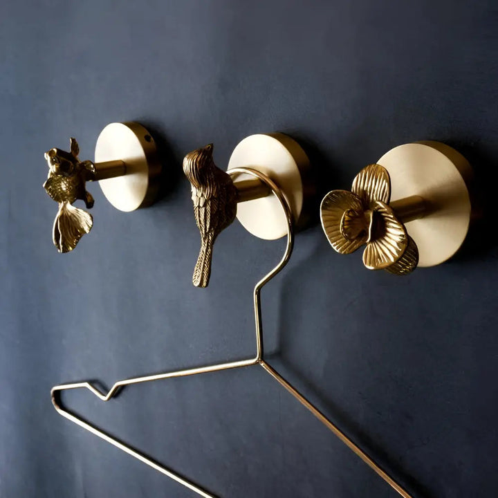 Dekorativer Wandhaken Gold-Finish mit Tiermotiv, luxuriöser Garderobenhaken für Wohnzimmer & Flur.