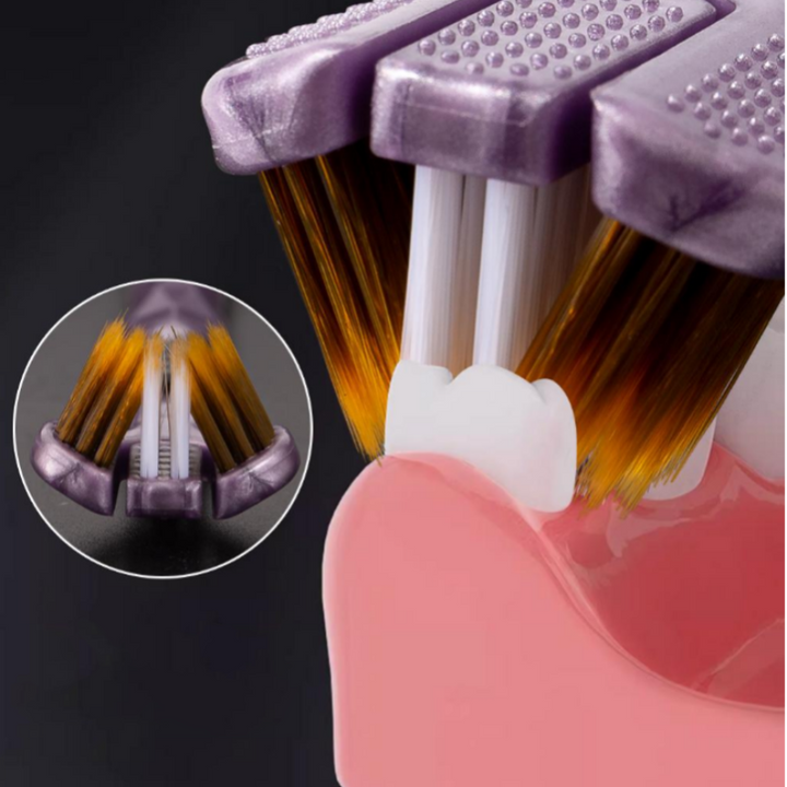 Detail der dreiseitigen Dentaclean 360 Zahnbürste: Innovative Borsten für gründliche Mundpflege.