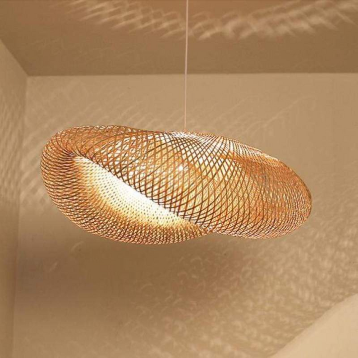 EcoSphere Design-Hängelampe. Kugelform aus Bambus. Naturdesign LED-Beleuchtung für Schlaf- und Wohnzimmer.