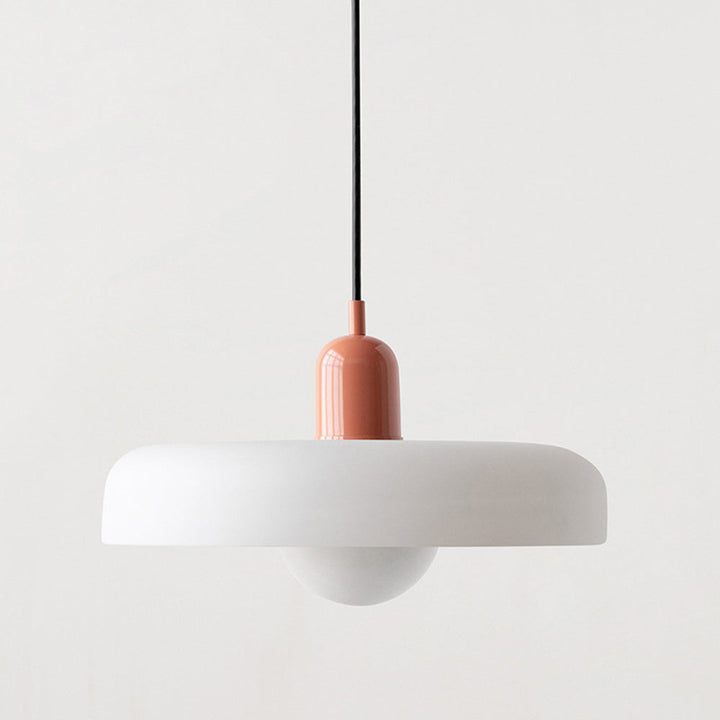 Moderne Glasleuchte: Bauhaus Pendelleuchte mit farbigem Glas für stilvolle Räume.