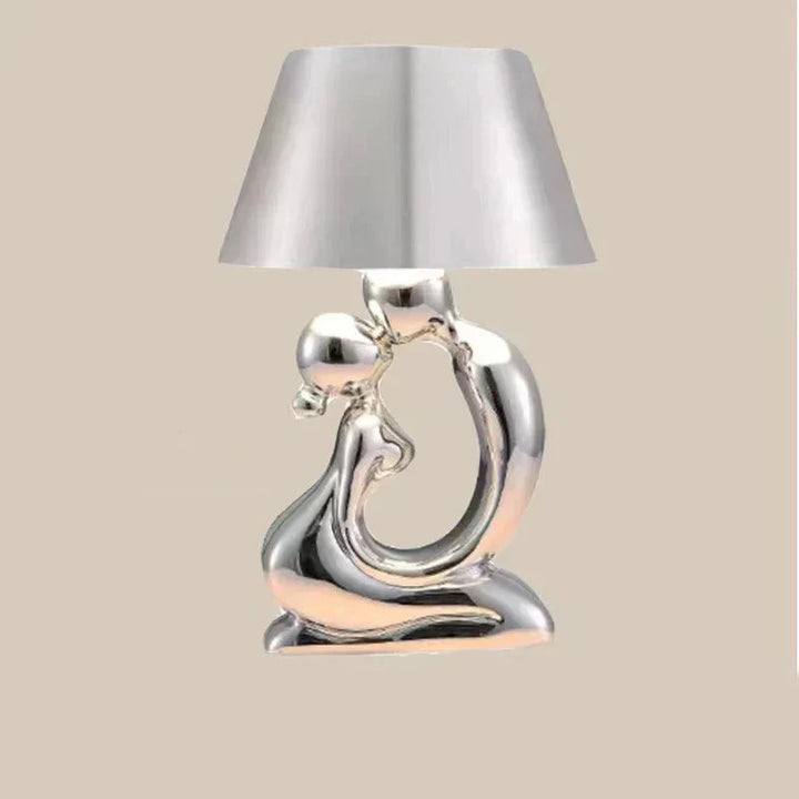 Elegante Designerlampe Arden als minimalistische Schlafzimmerlampe, schafft beruhigendes Stimmungslicht und moderne Beleuchtung.