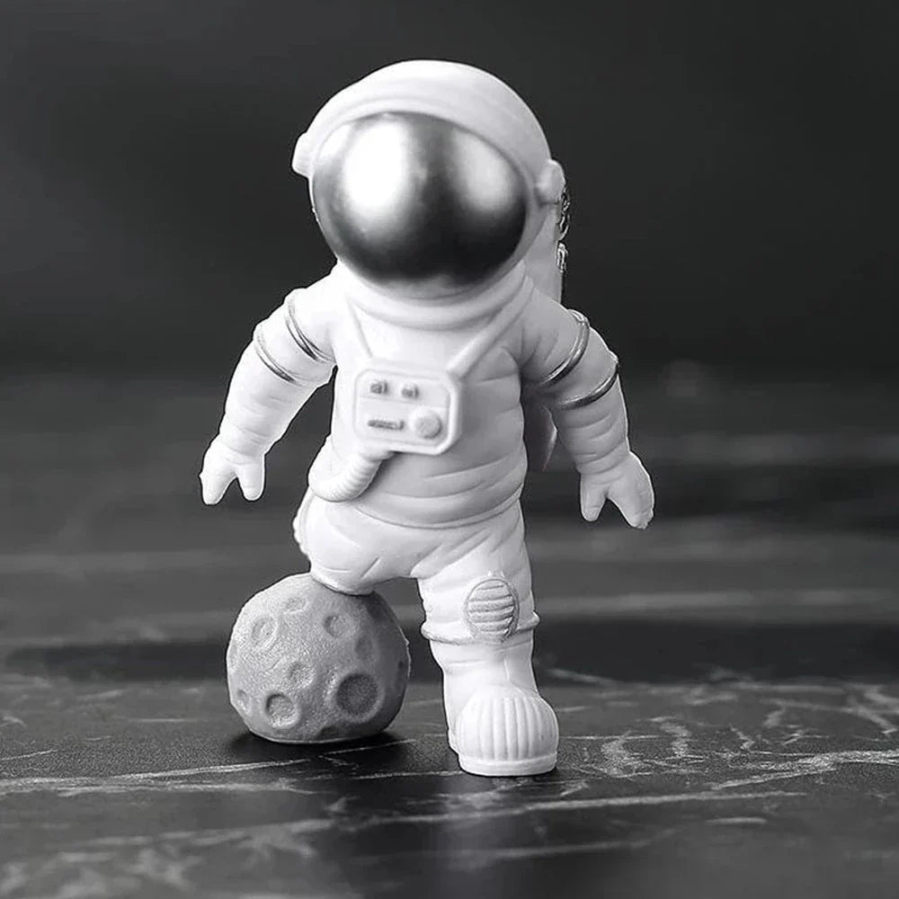 Inspirierende Astronaut Skulptur, toll als Dekoration und pädagogisches Modell für junge Weltall-Forscher.