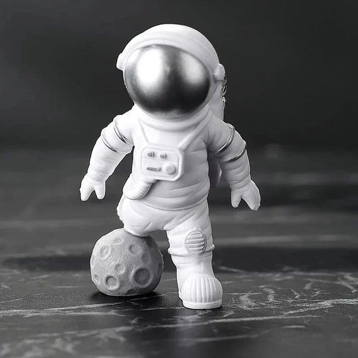 Inspirierende Astronaut Skulptur, toll als Dekoration und pädagogisches Modell für junge Weltall-Forscher.