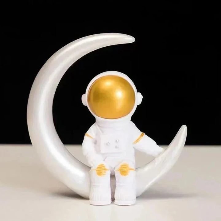 Elegante Astronauten Figur als Deko-Modell; ein Symbol für die Weltraumforschung und tolles Geschenk.