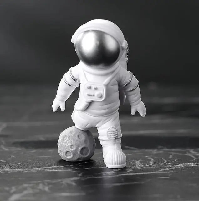 Detailgetreues Raumfahrer-Modell, eine beeindruckende Skulptur und Dekoration für alle Weltall-Fans.