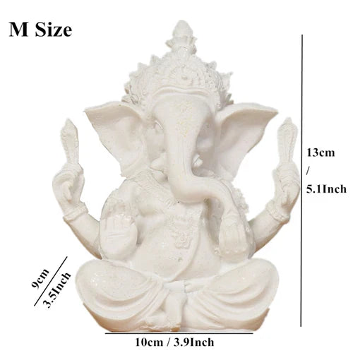 Authentische Ganesha Skulptur aus Sandstein, kulturelle Elefantengott-Kunst und Deko.