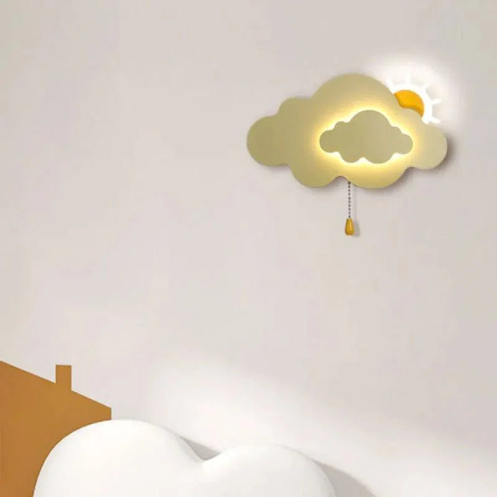 Minimalistische weiße Kinder Wandlampe, vielseitige Kinderzimmerlampe und beruhigendes Nachtlicht. Zeitlose Dekolampe.