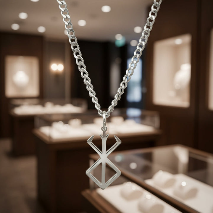 Detaillierter Unisex Berserker-Rune Edelstahl-Anhänger, nordisches Schutzsymbol für Stärke und Schutz.