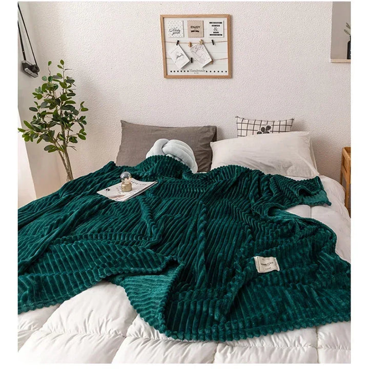 Dicke, kuschelige Flanell-Decke für Wohnzimmer & Schlafzimmer. Warm & gemütlich, ideal als Herbst- oder Winterdecke.