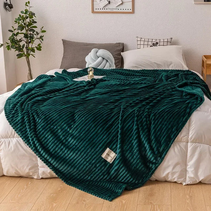 Warme, flauschige Flanell-Herbstdecke von WarmHaven. Perfekt als Kuscheldecke für gemütliche Stunden auf dem Sofa.