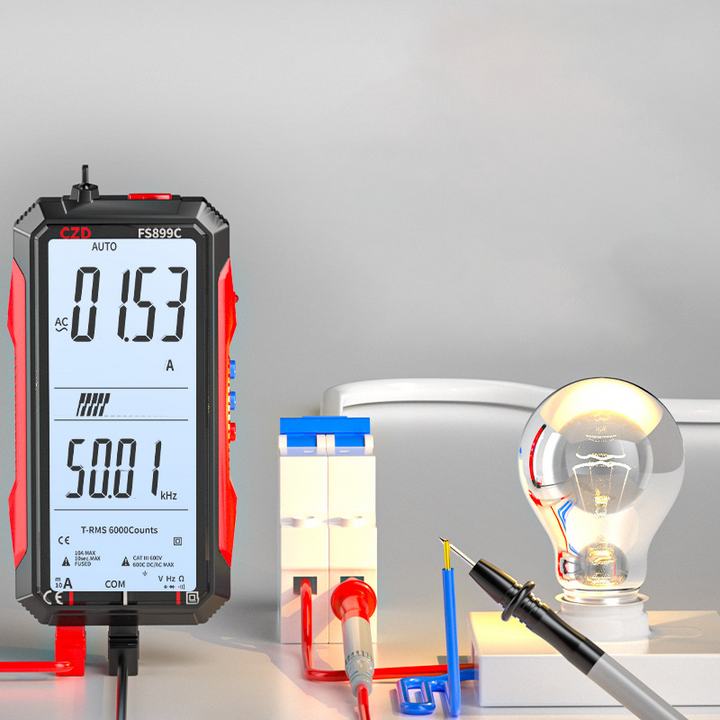 Präzises digitales Multimeter für Elektriker & Heimwerker. LCD-Anzeige, USB-C wiederaufladbar für sichere Messungen.