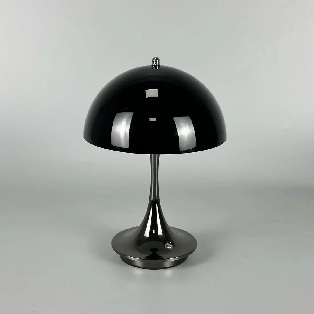Stilvolle BloomGlow Design-Blütenlampe, dimmbar, kabellos, für elegantes Wohnzimmer- oder Schlafzimmerambiente.