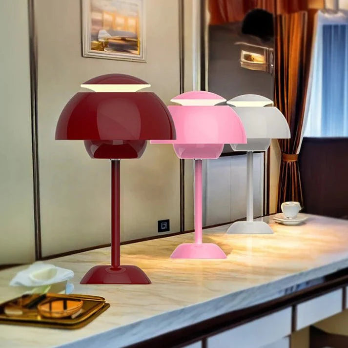 Vielseitige kabellose LED Tischlampe mit Touchdimmer, perfekt als Wohnzimmer- oder Schlafzimmerlampe.