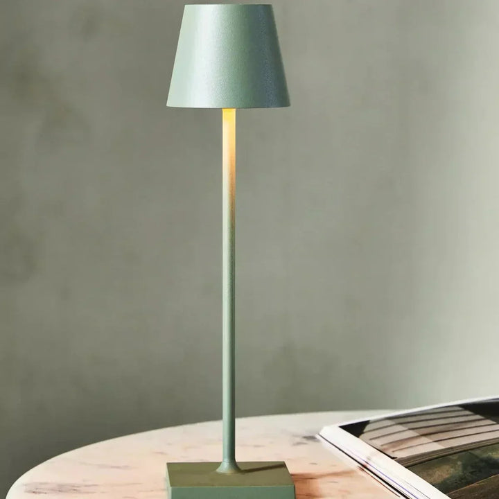 Wiederaufladbare, kabellose LED-Tischlampe mit Touch, dimmbar, perfekt für flexibles Licht.