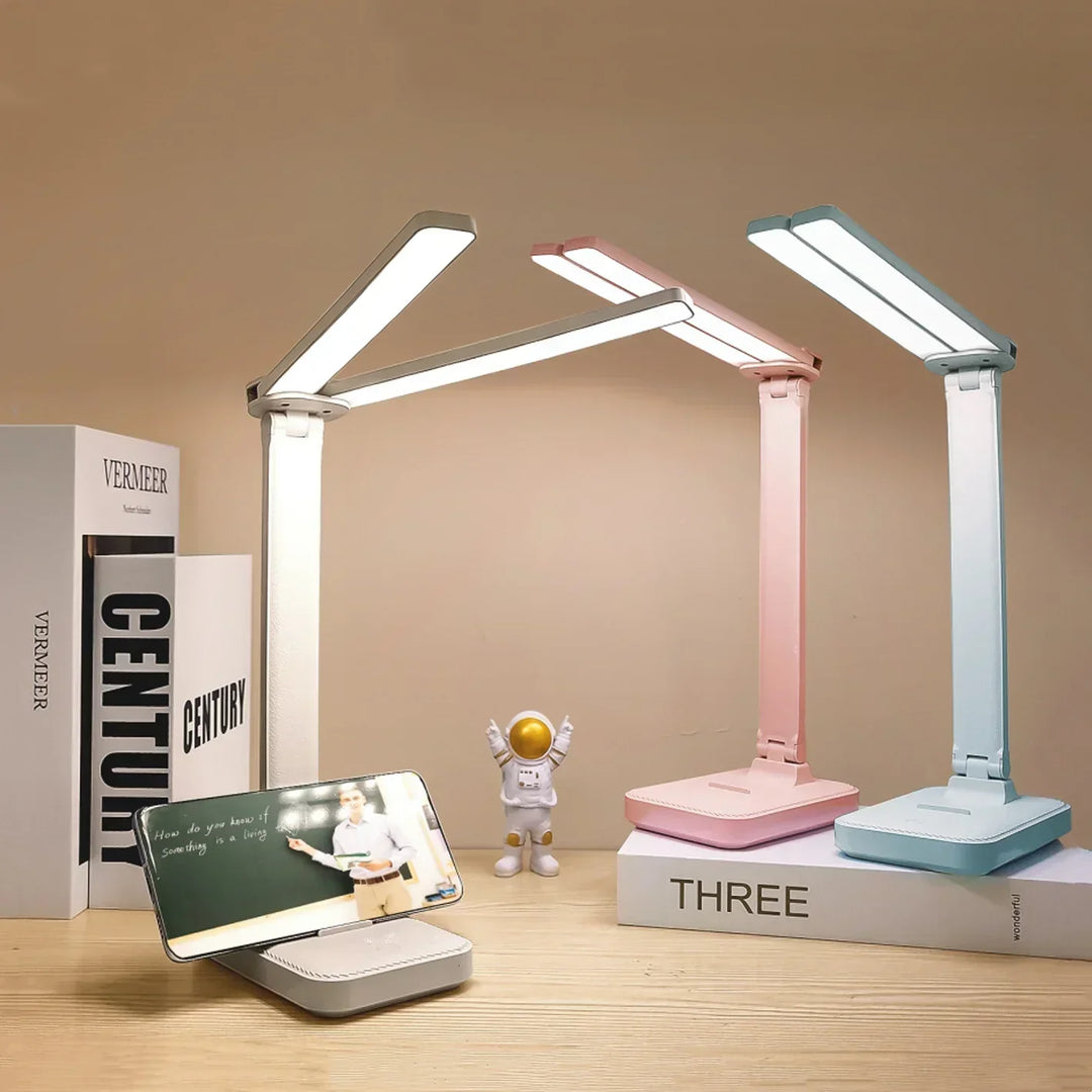 Dimmbare LED Schreibtischlampe für Zuhause und Büro, ideal als modernes Leselicht.