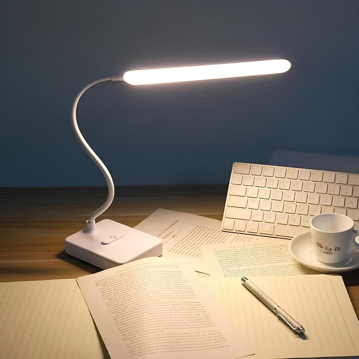 Vielseitige USB-Tischleuchte mit dimmbarer LED und Flexarm. Ideale Beleuchtung für Schreibtisch & Lesen.