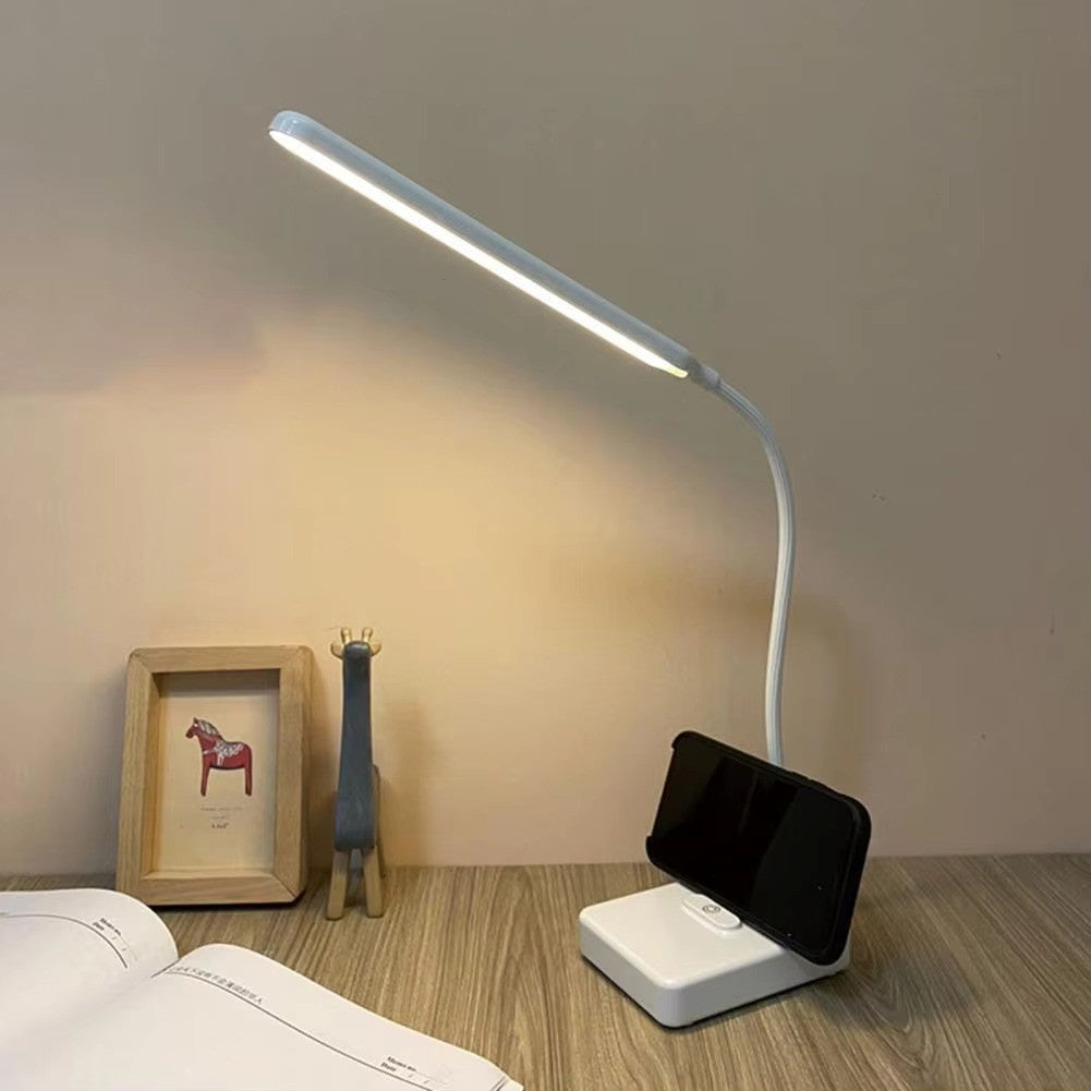 Energieeffiziente LED-Schreibtischlampe mit flexiblem Schwanenhals, dimmbar für individuelles Licht.