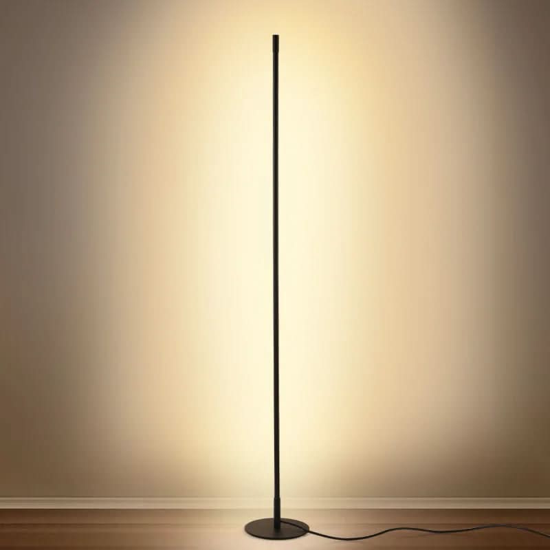 Elegante LED-Stehleuchte mit modernem Design, energieeffizient und dimmbar, verschönert jedes Interieur.