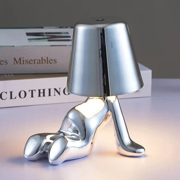 Zeitlose LED Ambienteleuchte, dimmbar, für entspanntes Wohnzimmerambiente.