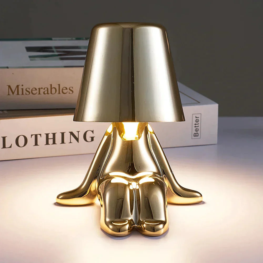 Elegante dimmbare LED Tischleuchte mit warmweißem Licht für entspannte Atmosphäre.