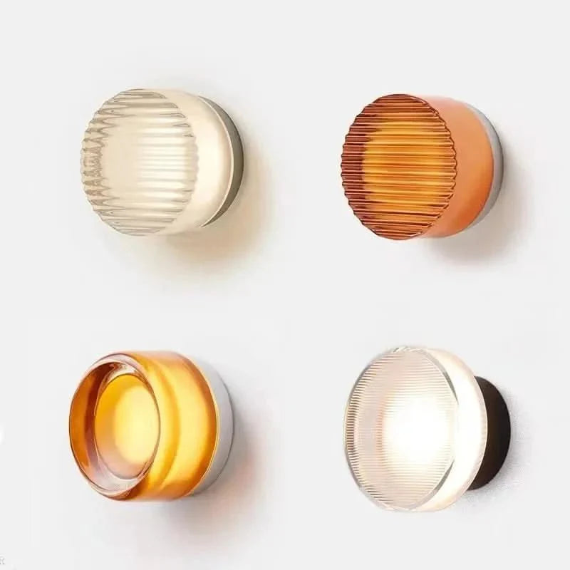 Wohnzimmerlampe LED dimmbar, minimalistisch, schafft entspannende Atmosphäre mit Energieeffizienz.