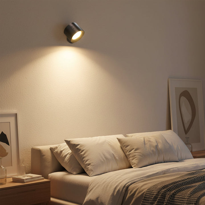 LumiSpin LED Wandlampe mit 360° Drehung, dimmbar, energieeffizient, vielseitige kabellose Innenbeleuchtung.