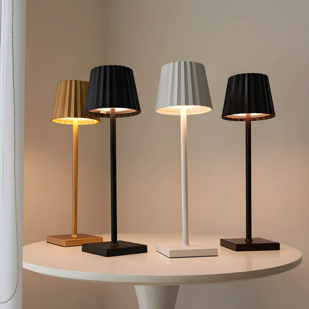 USB-ladefähige dimmbare Touch-Tischlampe aus Metall, LED-Technik, perfektes Ambiente für jeden Raum.