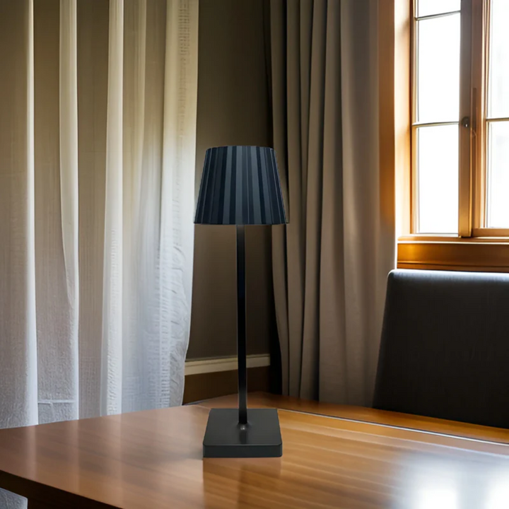 LED Ambiente Tischlampe, dimmbar per Touch, kabellos & USB-ladefähig, ideal für gemütliche Abende.