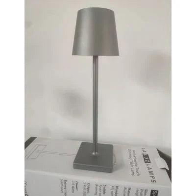 Robuste tragbare Gartenlampe, dimmbare LED Tischlampe für gemütliche Aussenbeleuchtung mit Akku.