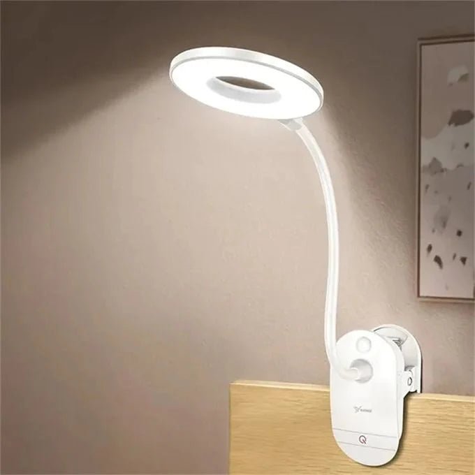Dimmbare LED-Schreibtischlampe mit USB-Anschluss und Clip, flexibler Schwanenhals für Büro & Homeoffice.