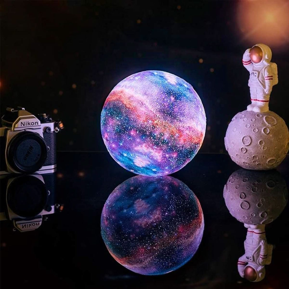 Realistisches ORBITGLOW 3D Mondlicht, dimmbar, für entspannende Atmosphäre im Schlafzimmer.