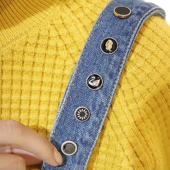 Detailaufnahme diskreter, nähenfreier Druckknöpfe. Einfache Kleidung Befestigung ohne Nadel und Faden.