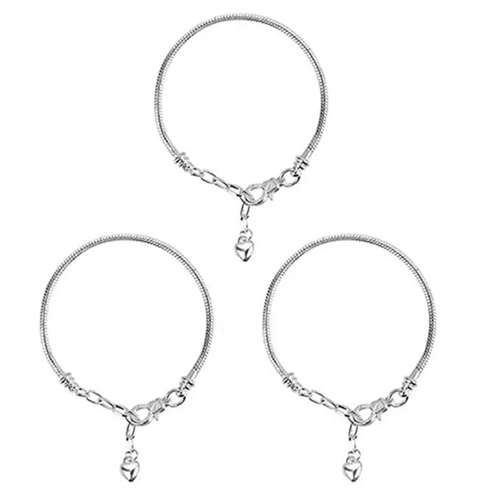 Offenes DIY Armbänder Set mit allen Materialien für kreativen Bastelspaß & Schmuckdesign.