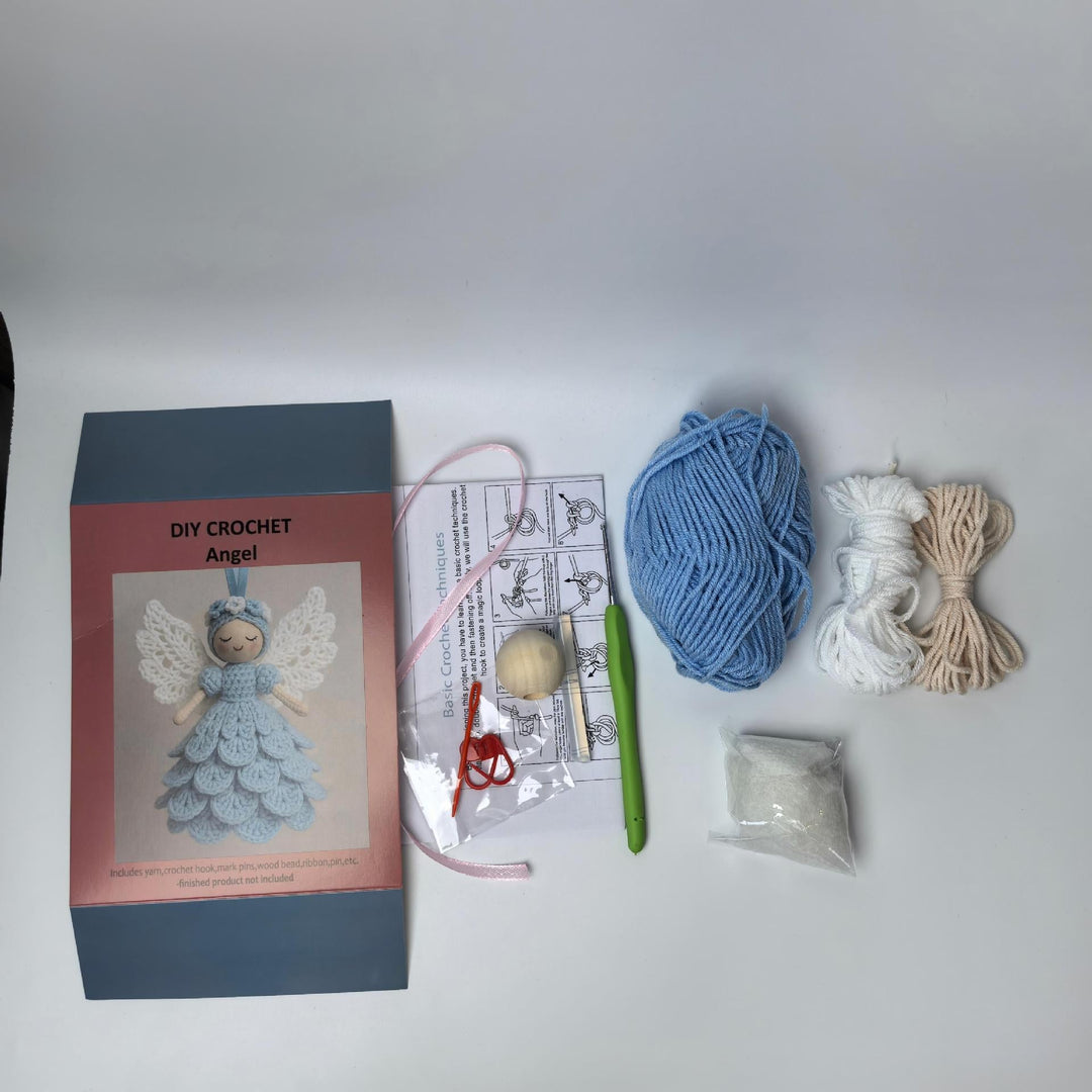 Festlicher Häkel-Engel als Weihnachtsdeko. Schönes DIY Projekt für Adventszeit und Winter.