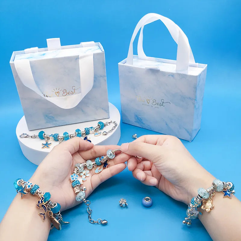Kreatives Bastelset für Mädchen: Kinderschmuck Armbänder gestalten, ideal als Geschenk oder Aktivität.
