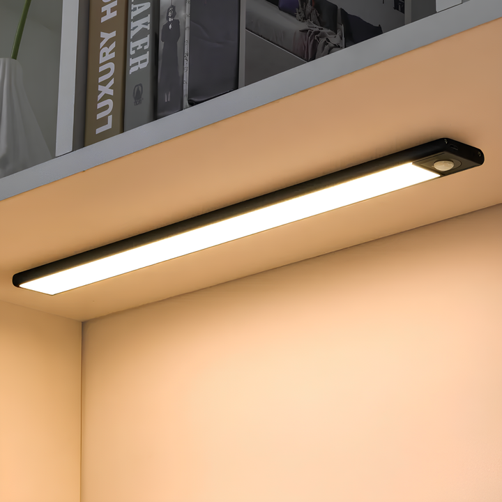 Smartlight LED Lichtleiste mit Bewegungsmelder, USB wiederaufladbar. Perfekt für Innenbeleuchtung.