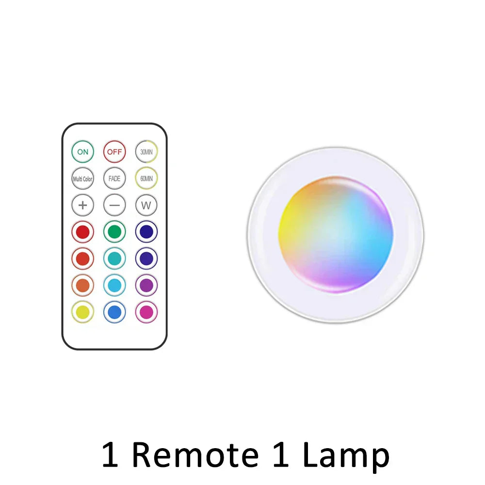 Praktische drahtlose RGB LED Unterbauleuchte mit Fernbedienung, perfekt für Schränke & Ambiente.