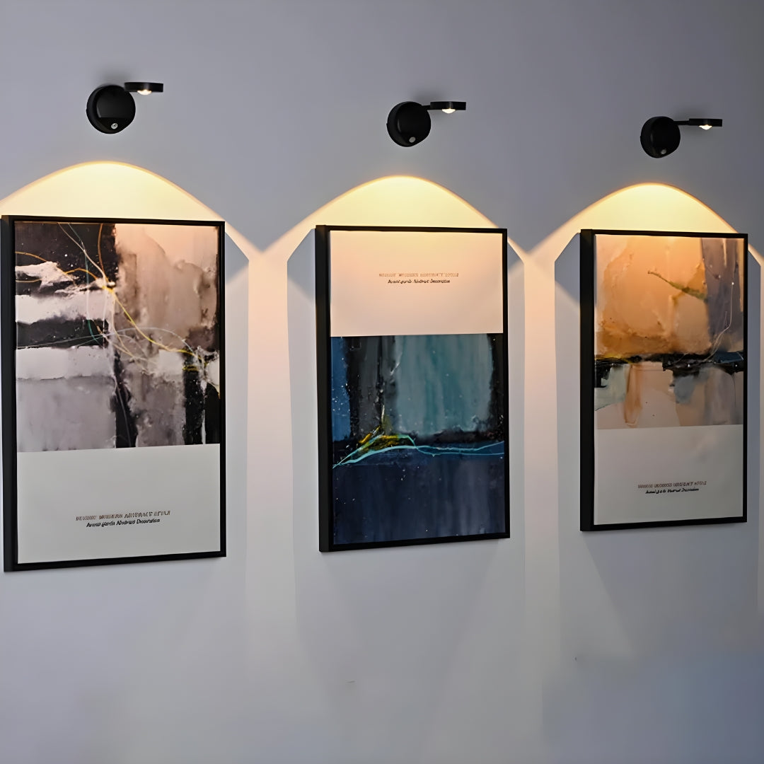 Drahtloser LED Spot Spark360 mit Bewegungssensor für smartes Licht im Zuhause, ideal für Flur und Treppenhaus.