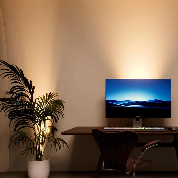 Moderner LumaSpot LED-Spotlight, kabellos, USB-aufladbar, für effektive Raumbeleuchtung und Ambiente.