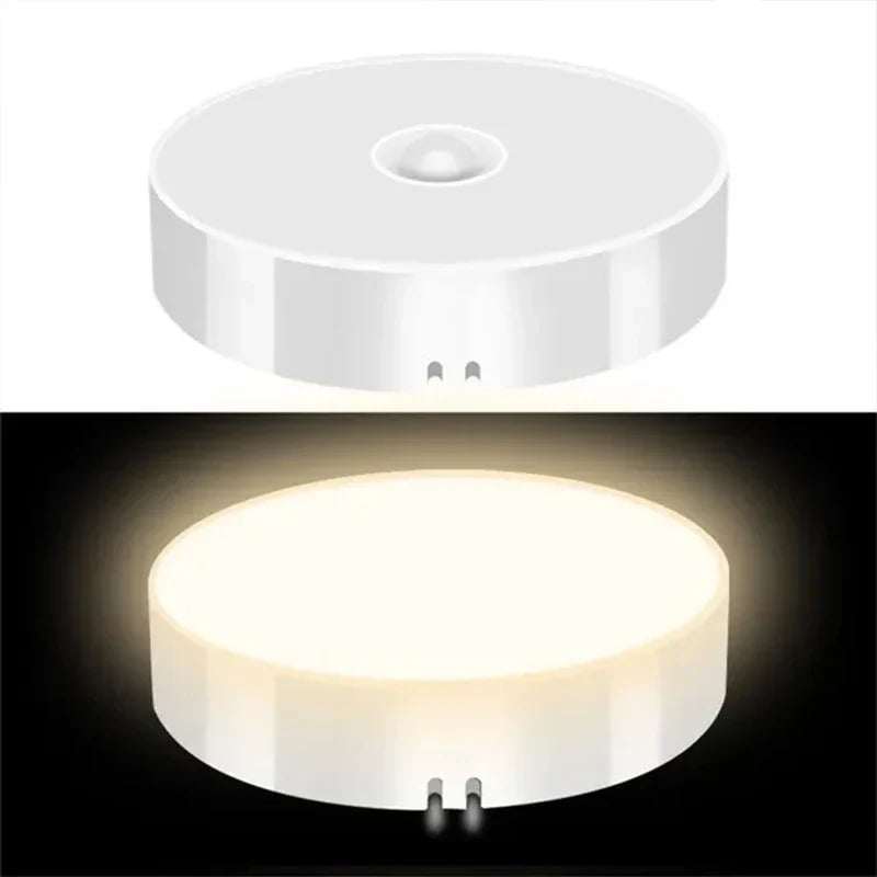 Energiesparendes LED Nachtlicht mit Sensor für Bewegung. Drahtloses, magnetisches Licht für Schrank & Treppe.